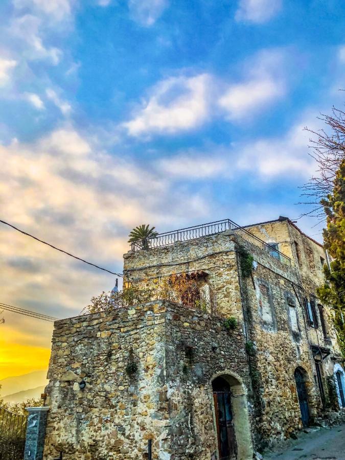 Апартаменты La Casa Di Vasco Bussana Vecchia Санремо Экстерьер фото